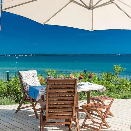 Ferienhaus In Privlaka Mit Kleinem Pool Und Panoramablick