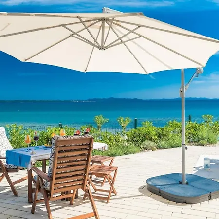 Ferienhaus In Privlaka Mit Kleinem Pool Und Panoramablick