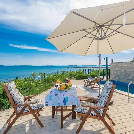 Ferienhaus In Privlaka Mit Kleinem Pool Und Panoramablick 펜션 *