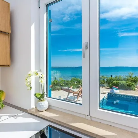 Ferienhaus In Privlaka Mit Kleinem Pool Und Panoramablick 프리블라카